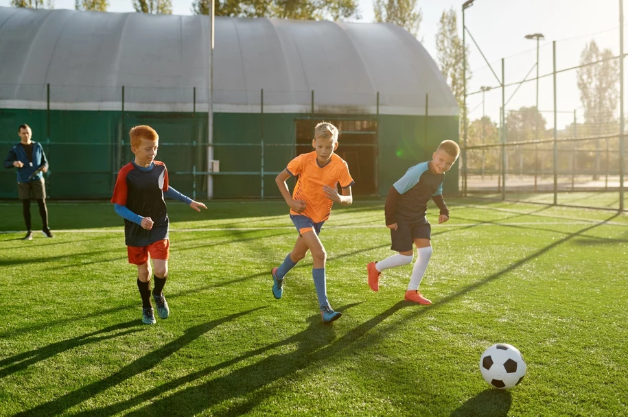 Jak dobrać buty do uprawiania sportu, które wyglądają stylowo? Poradnik dla małych i dużych