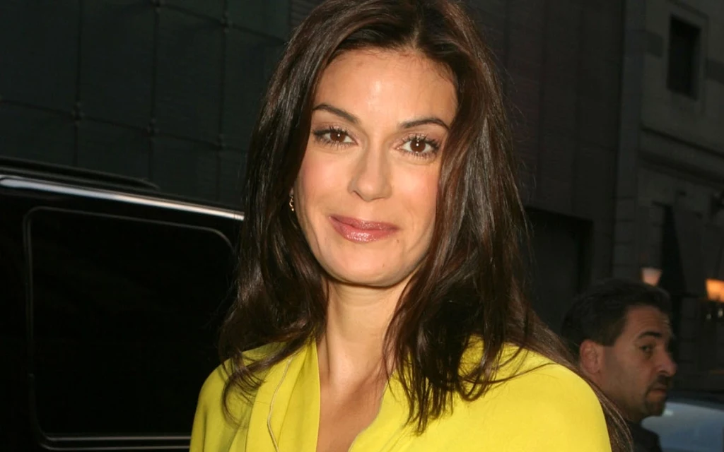 Teri Hatcher w 2004 roku. W tym czasie na ekrany wchodził serial "Gotowe na wszystko"