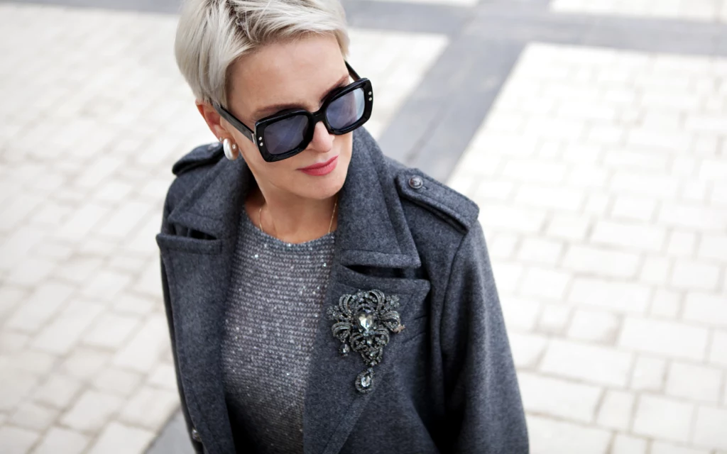 Modna broszka to hit sezonu