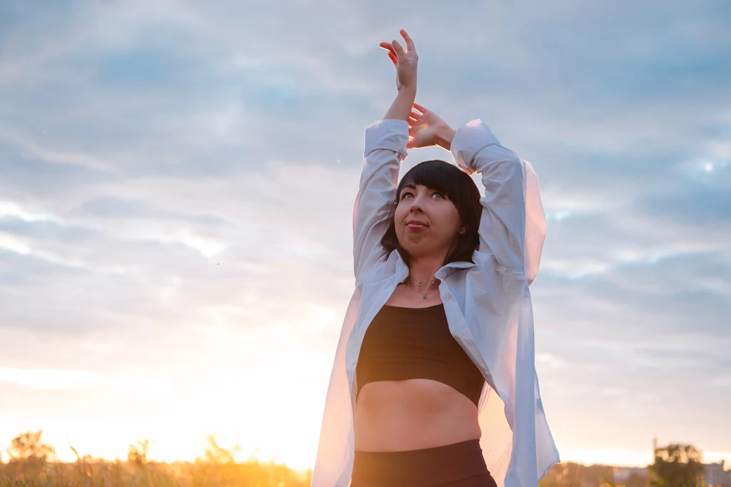 Qigong nazywane jest "medytacją w ruchu". Świetnie wpływa zarówno na umysł, jak i ciało Qigong nazywane jest "medytacją w ruchu". Świetnie wpływa zarówno na umysł, jak i ciało