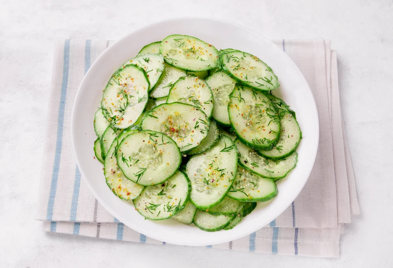 Mizeria bez śmietany? Nowa odsłona uwielbianego klasyka.