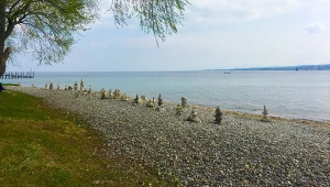 Kamienne kopce na dnie tego jeziora stworzył człowiek? Archeolodzy zdumieni