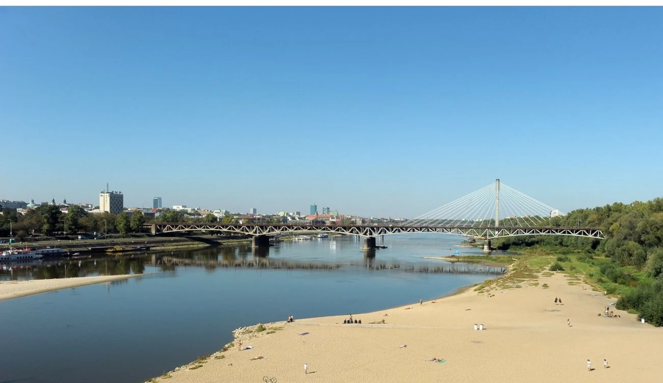 Okres gorąca obniżył poziom wody w Wiśle Okres gorąca obniżył poziom wody w Wiśle