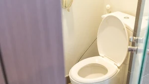 Jak wykorzystać fusy z kawy do czyszczenia? To dobry pomysł przed urlopem