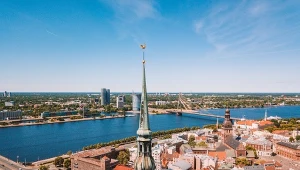 Tanie loty i noclegi od 120 zł. Te trzy miasta to dobry wybór na listopad