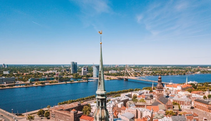 Gdzie na city break w listopadzie 2026? Oto trzy tanie kierunki