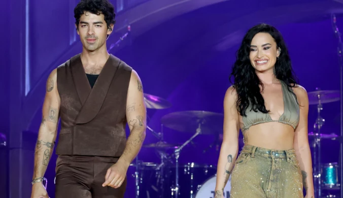 Demi Lovato i Joe Jonas na jednej scenie