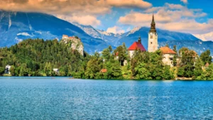 Bled, czyli alpejska perła Słowenii. O (rzekomo) najpiękniejszym miejscu Europy słów kilka [halo tu wakacje]