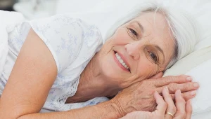 Wieczorne nawyki, które według naukowców zmieniają pracę mózgu na lata