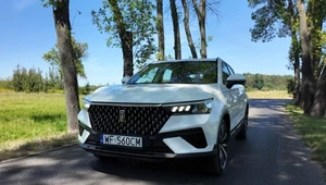 Bestune T77 rzuca wyzwanie Toyocie. Lepsze wyposażenie za 36 tys. zł mniej