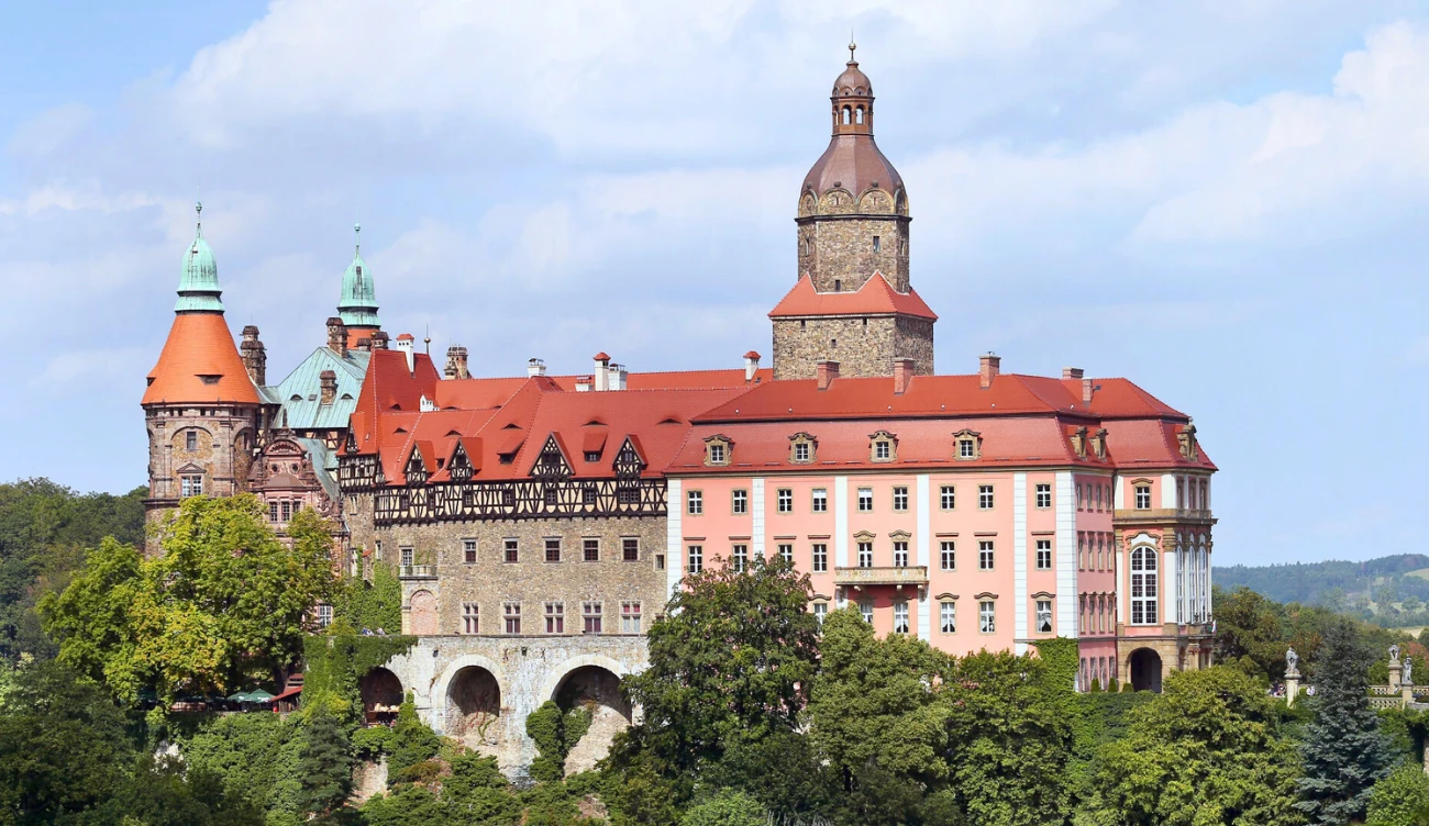 Zamek Książ skrywa złoty pociąg i bursztynową komnatę? Zamek Książ skrywa złoty pociąg i bursztynową komnatę?
