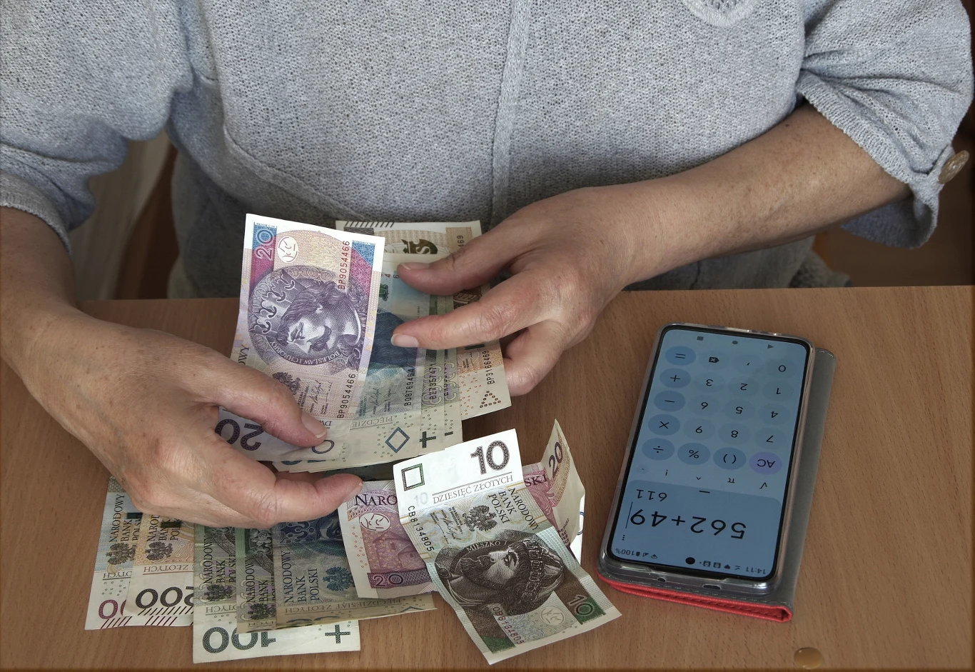 Jak otrzymać zasiłek na opiekę nad rodzicem? Sprawdź, komu przysługuje. Jak otrzymać zasiłek na opiekę nad rodzicem? Sprawdź, komu przysługuje.