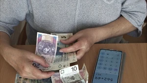 Dodatkowe wsparcie dla rodzin seniorów. Komu przysługuje? 