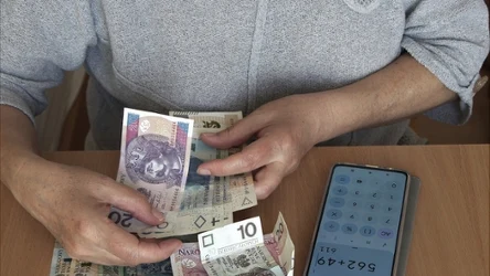Jak otrzymać zasiłek na opiekę nad rodzicami? Sprawdź, komu przysługuje.