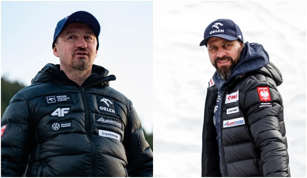 Dwóch mężczyzn ubranych w sportowe kurtki z licznymi logotypami sponsorów, na głowach granatowe czapki z daszkiem, w tle zimowe, górskie otoczenie.