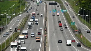 Kierowcy nie liczą pasów na drogach. A potem są zaskoczeni mandatami