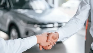 Sprzedaż auta nie taka prosta. Można ściągnąć na siebie problemy