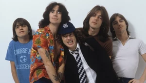 Wokalista AC/DC przypisał sobie autorstwo utworu? Fani mają swoją teorię!