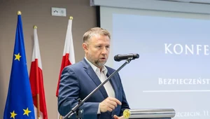 "Haniebne transparenty". Kierwiński reaguje po skandalu, apeluje do Węgrów