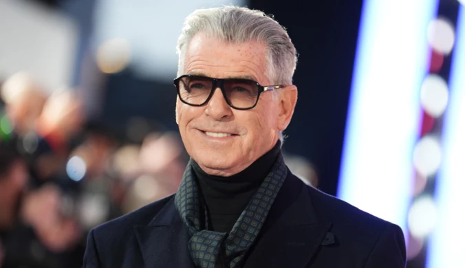 Pierce Brosnan ma 72 lata i przyciąga spojrzenia kobiet młodszych o dekady. Na czym polega jego sekret?