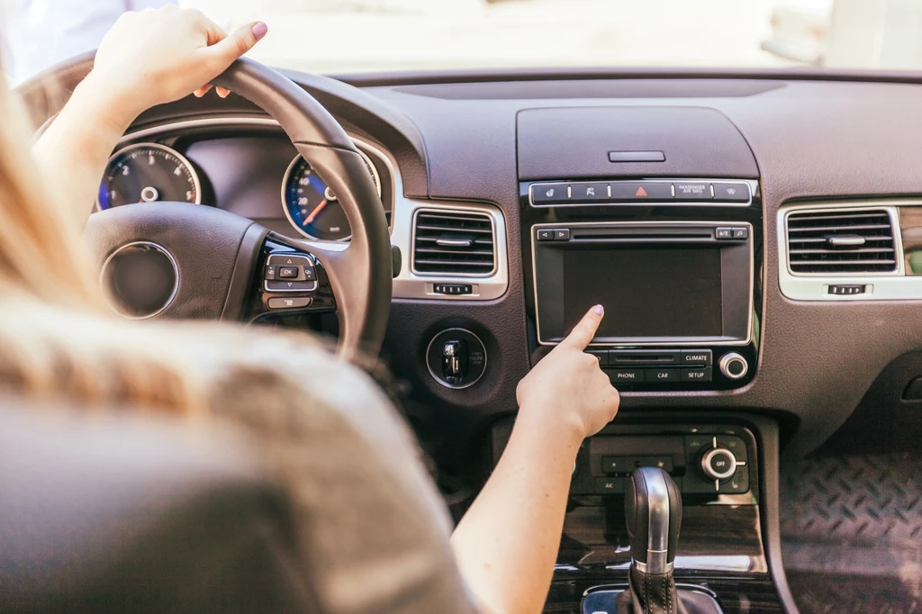 Jak dodać aplikację do Android Auto? Wystarczy, że połączysz telefon z samochodem. Jak dodać aplikację do Android Auto? Wystarczy, że połączysz telefon z samochodem.