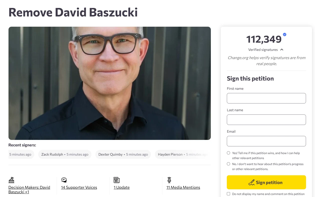 Portret starszego mężczyzny w okularach stojącego na tle ciemnych paneli, obok widoczny formularz internetowy petycji z liczbą podpisów, możliwością złożenia podpisu oraz listą niedawnych sygnatariuszy.