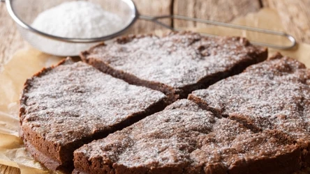Kladdkaka to słynne szwedzkie ciasto czekoladowe