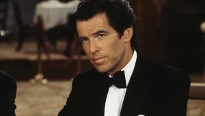 Pierce Brosnan w filmie "GoldenEye" (1995)