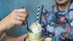 Już jeden taki posiłek zwiększa ryzyko udaru. Wpływa na krążenie