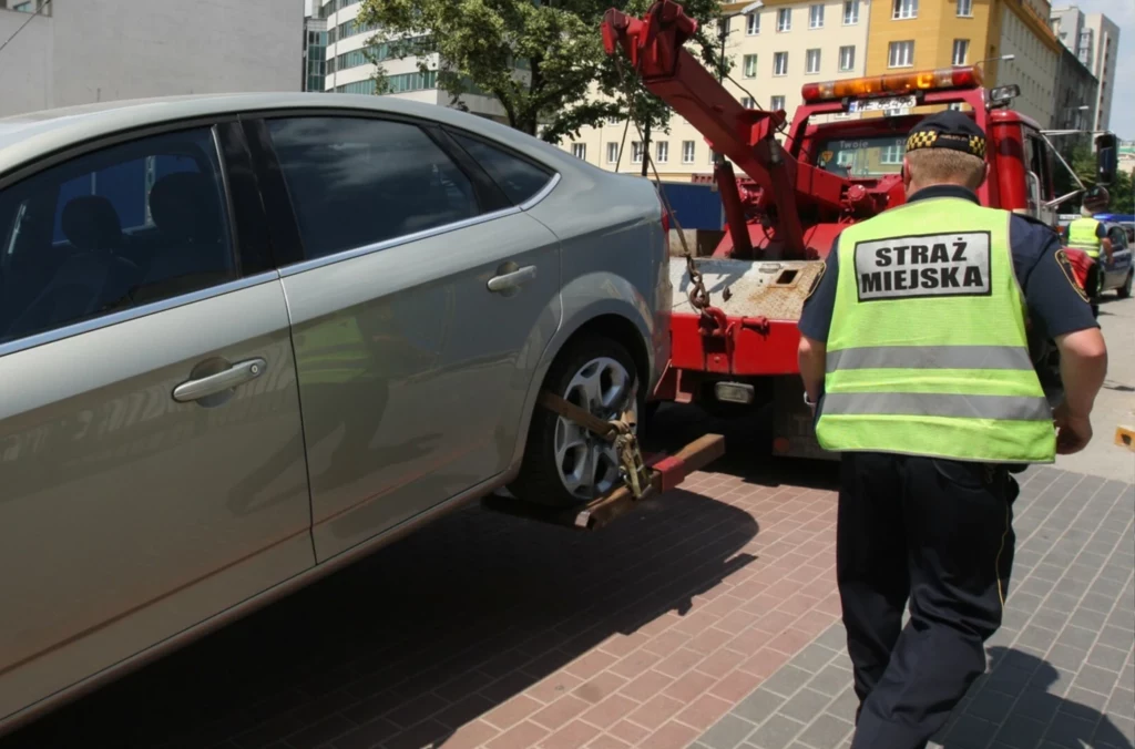 Za co odholują auto i ile kosztuje odholowanie auta?