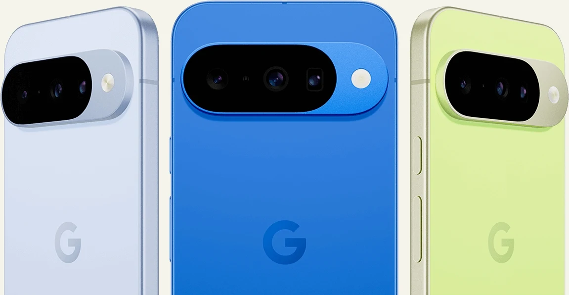 Trzy smartfony Google Pixel w różnych kolorach, prezentowane tyłem z widocznym aparatem fotograficznym i charakterystycznym logotypem G.