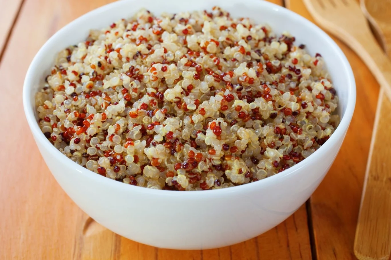 W codziennej diecie warto jeść zarówno komosę białą, jak i czerwoną