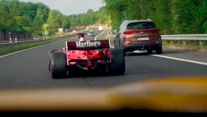 Wyjechał bolidem Formuły 1 na drogę. Nielegalny przejazd nagrany na wideo 