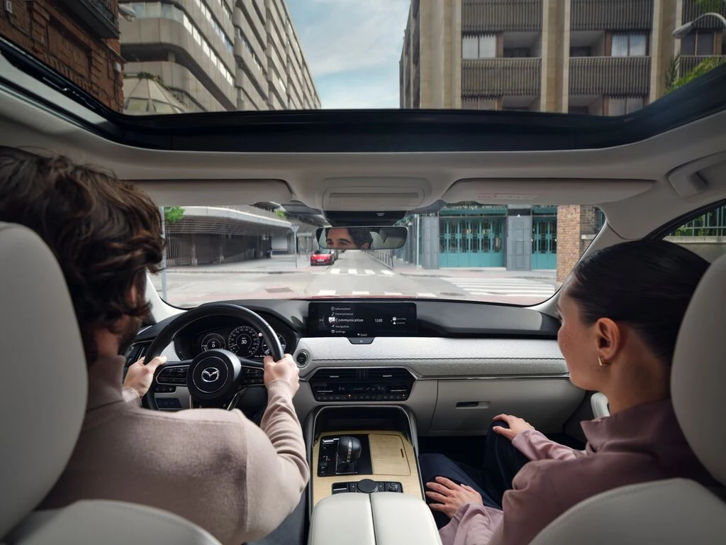 Mazda CX-80 - duży SUV rodzinny z trzema rzędami siedzeń