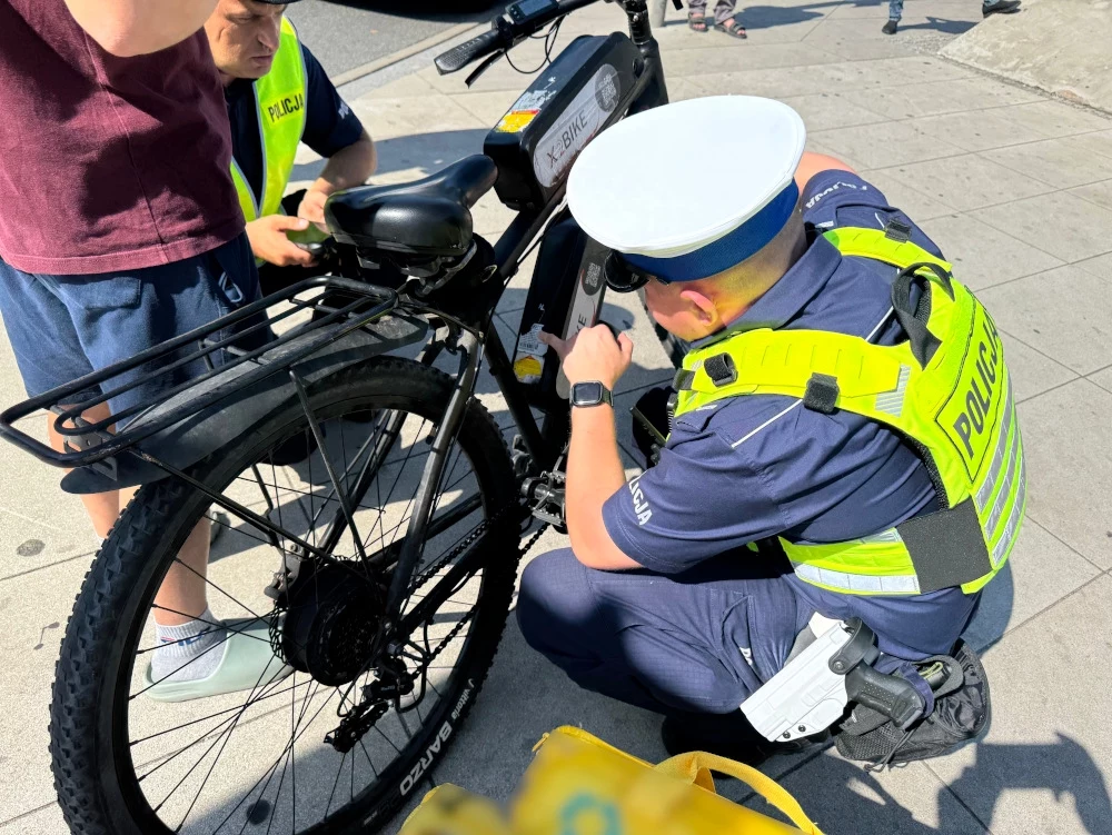 Policja wystawiła kolejne mandaty za pseudorowery elektryczne Policja wystawiła kolejne mandaty za pseudorowery elektryczne