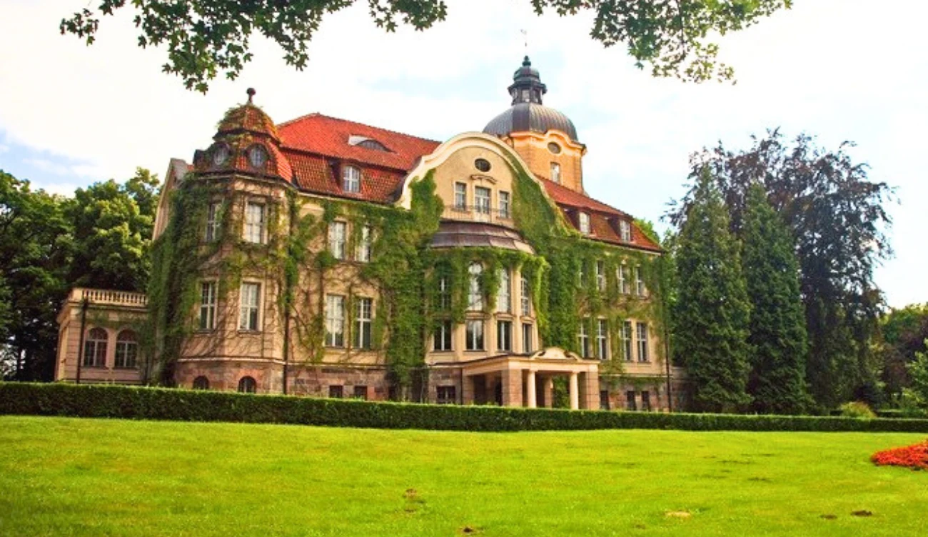 Pałac w Łężanach - mało znana perełka Warmii i Mazur Pałac w Łężanach - mało znana perełka Warmii i Mazur