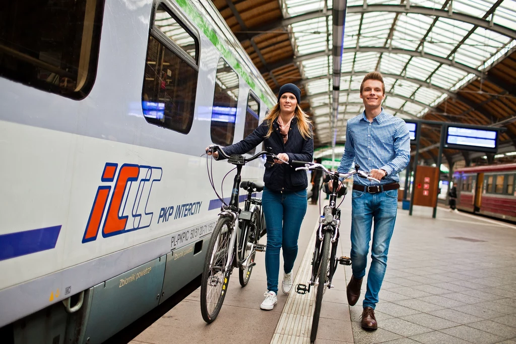 Rower w pociągu za złotówkę. PKP Intercity wraca z lubianą promocją. Rower w pociągu za złotówkę. PKP Intercity wraca z lubianą promocją.