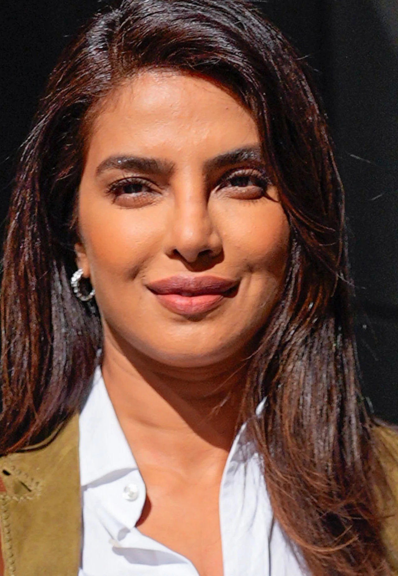Priyanka Chopra również stawia na delikatne brązy na ustach