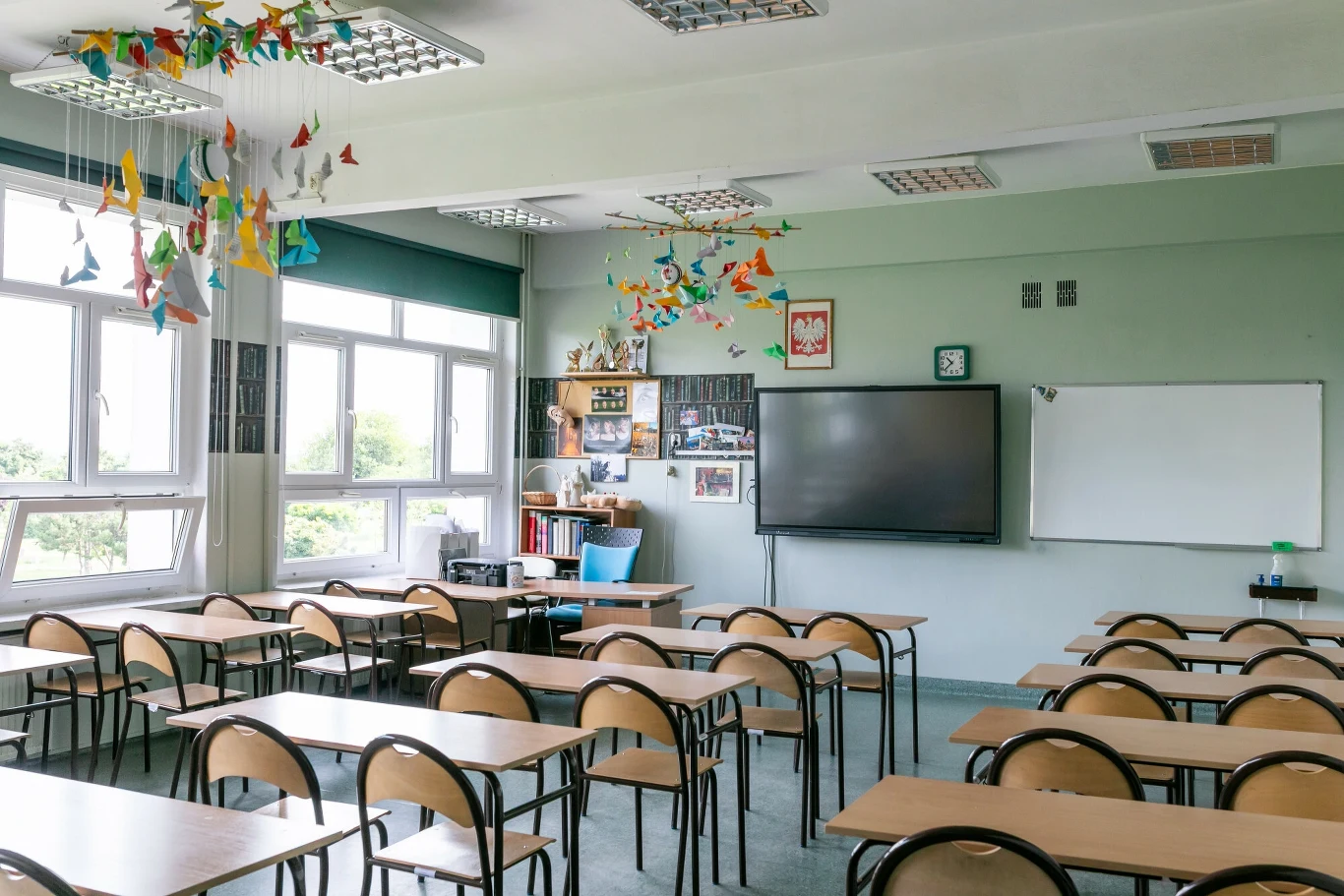 Samorządy dokładają do oświaty ogromne sumy. Od września nowy przedmiot w szkołach. Edukacja obywatelska ma kształcić świadomych obywateli