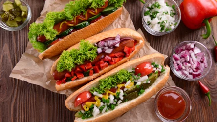 Hit internetu: ekspresowe hot dogi z patelni w dwóch odsłonach. Idealne na szybki obiad lub kolację