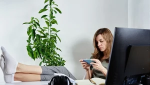 Odkładanie obowiązków, nietrzymanie się wyznaczonych terminów. Czy twój mózg celowo powstrzymuje cię przed działaniem?