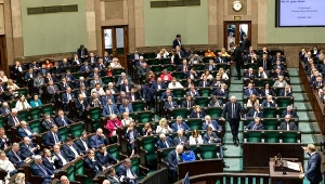 Sejm. Widok na ławy rządowe. Zdjęcie ilustracyjne