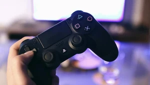 PlayStation 4 to jedna z najbardziej popularnych konsol na całym świecie, która oferuje niezwykle szeroką bibliotekę gier