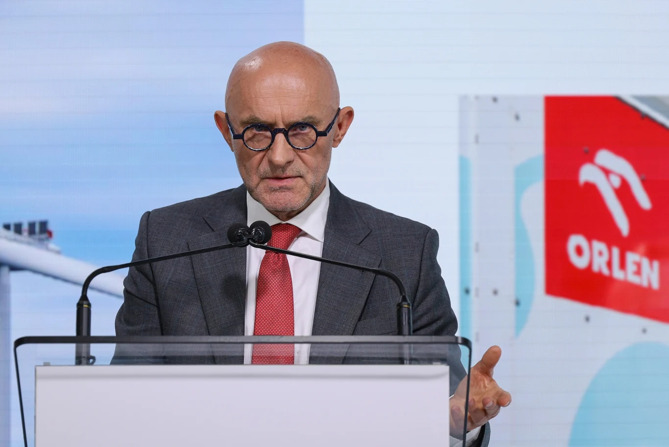 Orlen wciąż walczy o odzyskanie utraconych zaliczek na ropę. "Robimy wszystko, co możemy" - zapewnia prezes Ireneusz Fąfara Orlen wciąż walczy o odzyskanie utraconych zaliczek na ropę. "Robimy wszystko, co możemy" - zapewnia prezes Ireneusz Fąfara