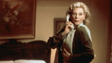 Lauren Bacall na planie filmu „Miłość ma dwie twarze”.