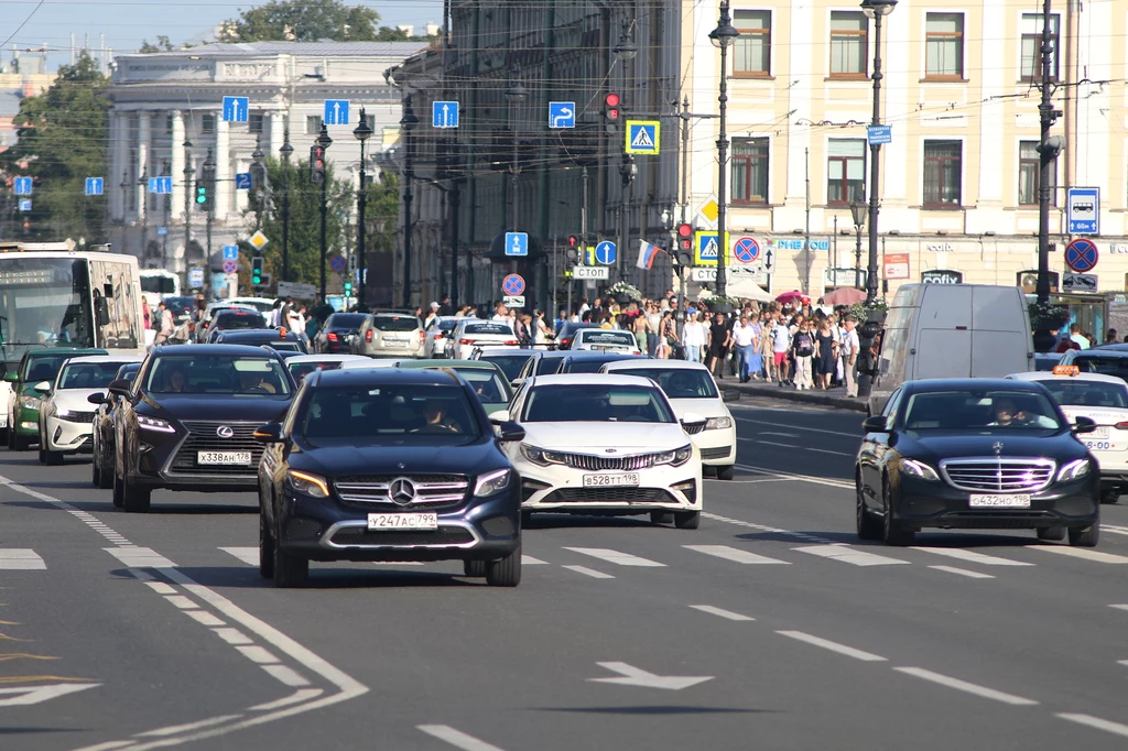 Problemy kadrowe, brak części i kurczący się rynek. Rosyjscy kierowcy z problemami Problemy kadrowe, brak części i kurczący się rynek. Rosyjscy kierowcy z problemami