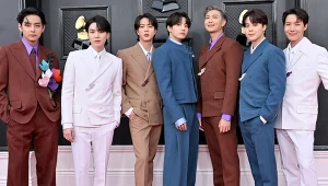 BTS (od lewej: V, Suga, Jin, Jungkook, RM, Jimin i J-Hope)