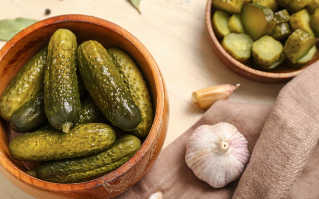 Ogórki małosolne to prawdziwe superfood. Przyspieszają trawienie i pomagają w odchudzaniu