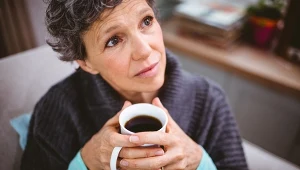 Zmiany toczące w mózgu wpływają na zachowanie. Chorzy robią się nieznośni