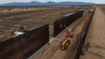 Mur na granicy USA z Meksykiem (zdj. ilustracyjne)